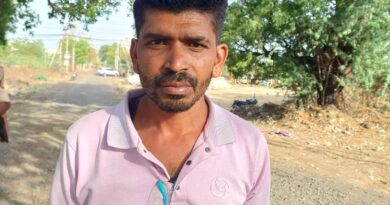 ಕಲಬುರಗಿ ನಗರದ ವಿಶ್ವವಿದ್ಯಾಲಯ ಪೊಲೀಸರ ಕಾರ್ಯಾಚರಣೆ. ನಿಷೇಧಿತ ಗಾಂಜಾ ಸಾಗಣೆ ಮಾಡಲು ಯತ್ನಿಸುತ್ತಿದ್ದ ಆರೋಪಿತನ ಬಂಧನ. ₹ 6,43,300 /- ಮೌಲ್ಯದ 06 ಕೆಜಿ 450 ಗ್ರಾಂ ನಿಷೇಧಿತ ಗಾಂಜಾ ವಶಪಡಿಸಿಕೊಳ್ಳಲಾಗಿರುತ್ತದೆ.