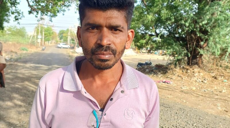 ಕಲಬುರಗಿ ನಗರದ ವಿಶ್ವವಿದ್ಯಾಲಯ ಪೊಲೀಸರ ಕಾರ್ಯಾಚರಣೆ. ನಿಷೇಧಿತ ಗಾಂಜಾ ಸಾಗಣೆ ಮಾಡಲು ಯತ್ನಿಸುತ್ತಿದ್ದ ಆರೋಪಿತನ ಬಂಧನ. ₹ 6,43,300 /- ಮೌಲ್ಯದ 06 ಕೆಜಿ 450 ಗ್ರಾಂ ನಿಷೇಧಿತ ಗಾಂಜಾ ವಶಪಡಿಸಿಕೊಳ್ಳಲಾಗಿರುತ್ತದೆ.